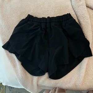 Lululemon Athletica Black Athletic Shorts - Missing tag fits a small